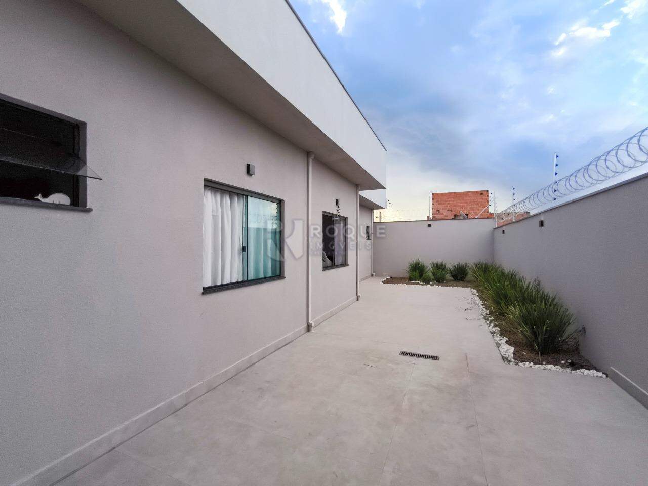 Casa Residencial à venda no bairro Jardim Real Park: QUINTAL