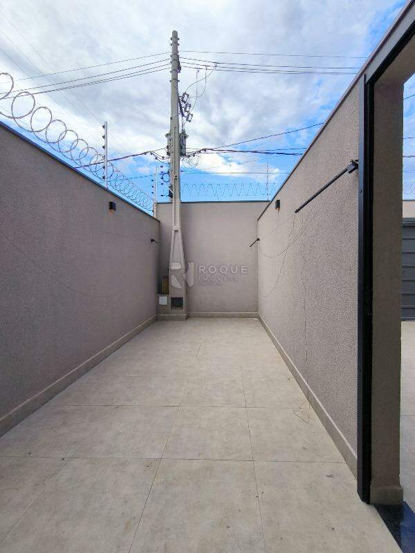 Casa Residencial à venda no bairro Jardim Real Park: ÁREA DE VARAL