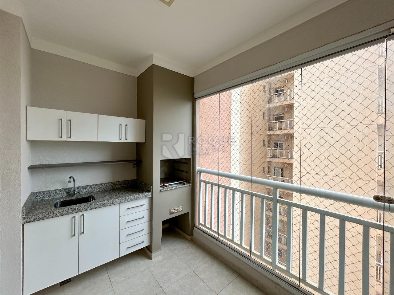 Apartamento para aluguel no bairro Desmembramento Oscar Antonio Breda: Sacada 