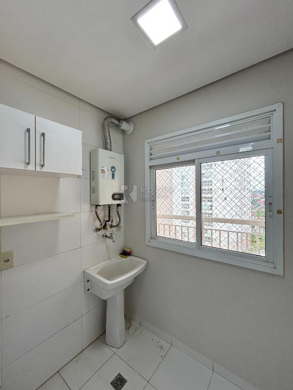 Apartamento para aluguel no bairro Desmembramento Oscar Antonio Breda: Área de serviço 