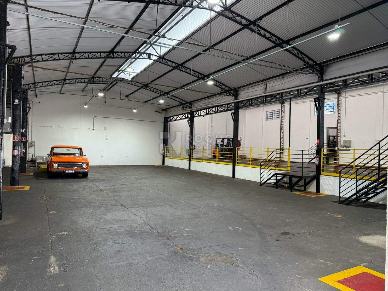 Barracão/Galpão para aluguel no bairro Jardim Esmeralda: Galpão