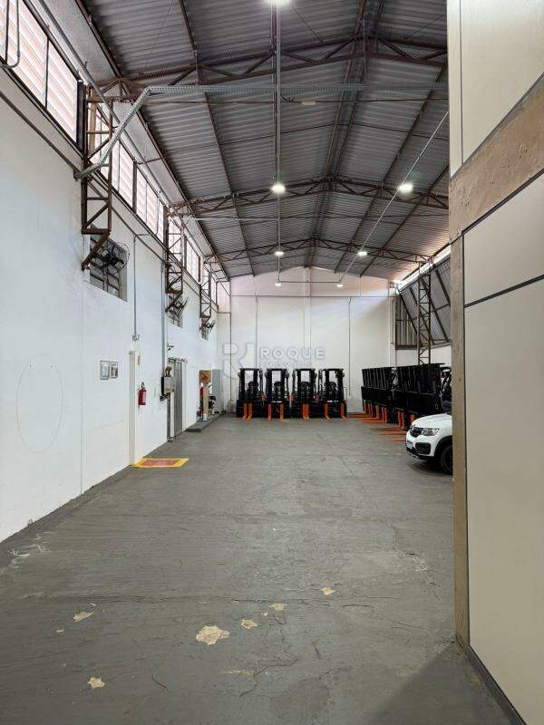 Barracão/Galpão para aluguel no bairro Jardim Esmeralda: Galpão