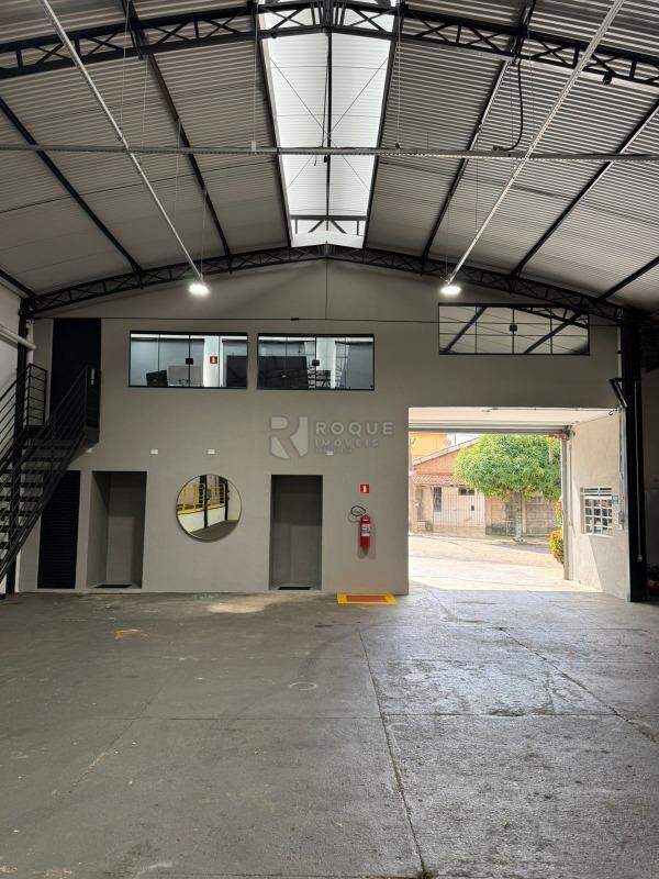 Barracão/Galpão para aluguel no bairro Jardim Esmeralda: Galpão