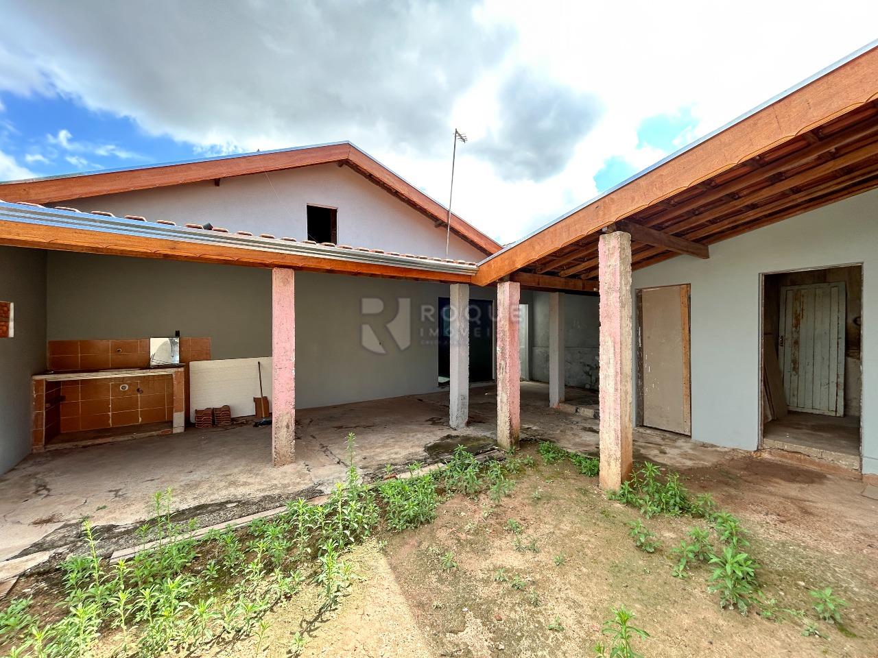 Casa Residencial para aluguel no bairro Parque Hippolyto: Fundo 