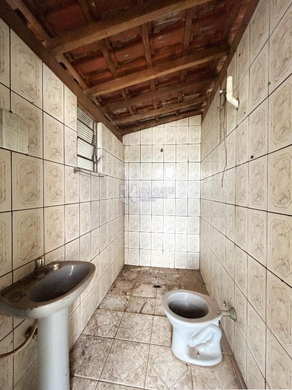 Casa Residencial para aluguel no bairro Parque Hippolyto: WC social 