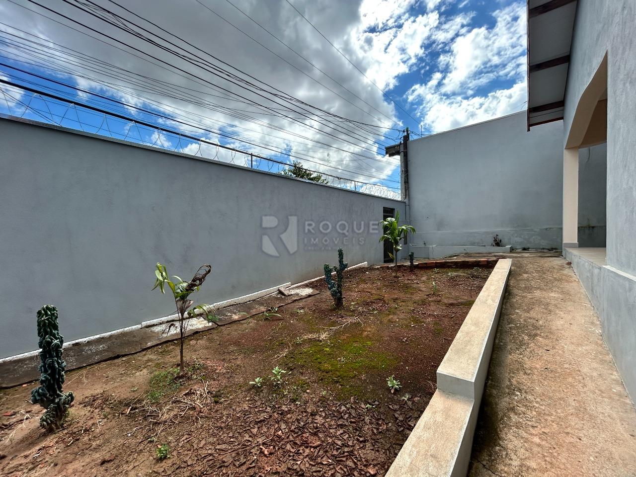 Casa Residencial para aluguel no bairro Parque Hippolyto: Frente 