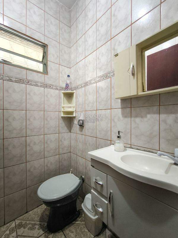 Casa Residencial à venda no bairro Jardim Residencial Santa Amália: BANHEIRO SOCILA