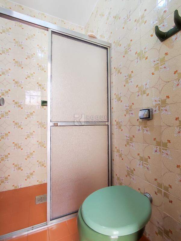 Casa Residencial para aluguel no bairro Vila Cristovam: BANHEIRO SOCIAL EXTERNO