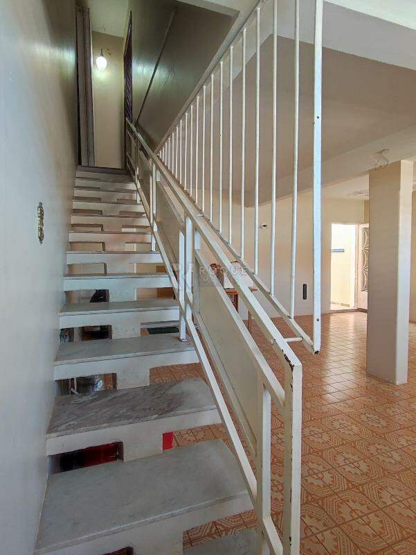 Casa Residencial para aluguel no bairro Vila Cristovam: ACESSO PISO SUPERIOR
