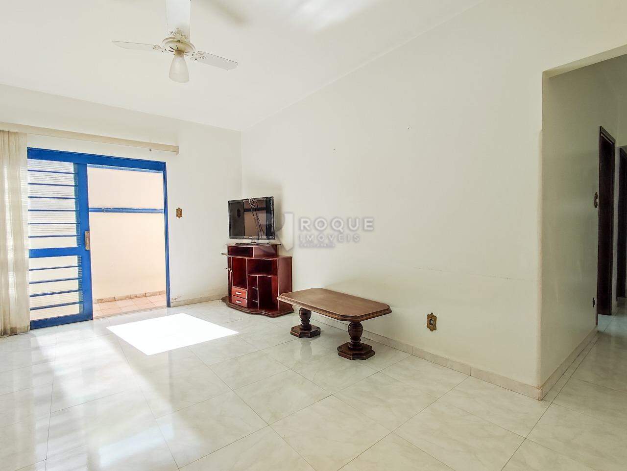 Casa Residencial para aluguel no bairro Vila Cristovam: SALA