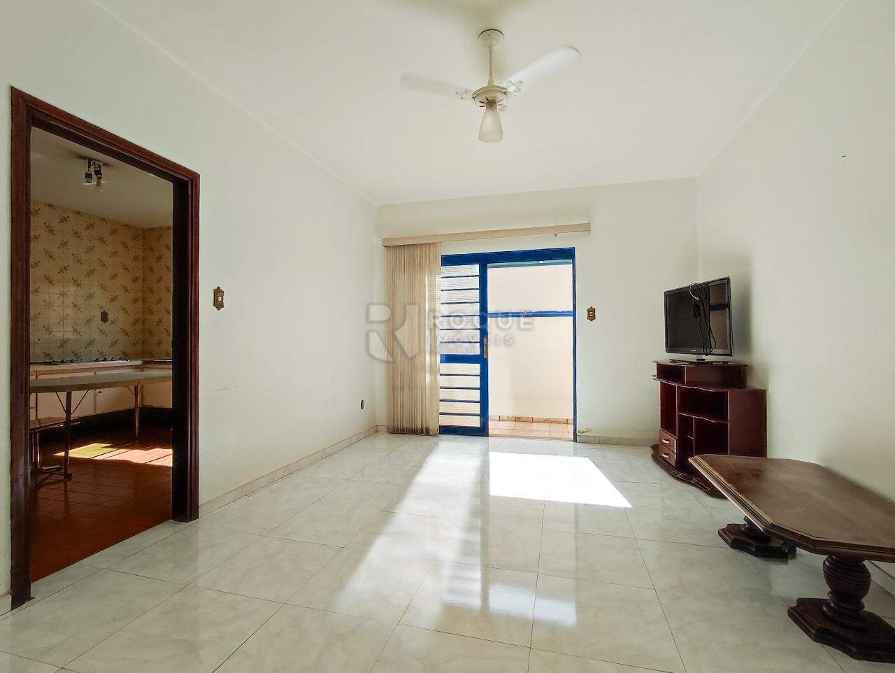 Casa Residencial para aluguel no bairro Vila Cristovam: SALA