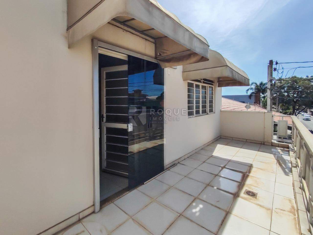 Casa Residencial para aluguel no bairro Vila Cristovam: SACADA DA SALA