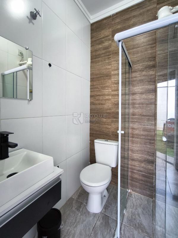 Casa Residencial à venda no bairro Jardim Porto Real IV: BANHEIRO EXTERNO