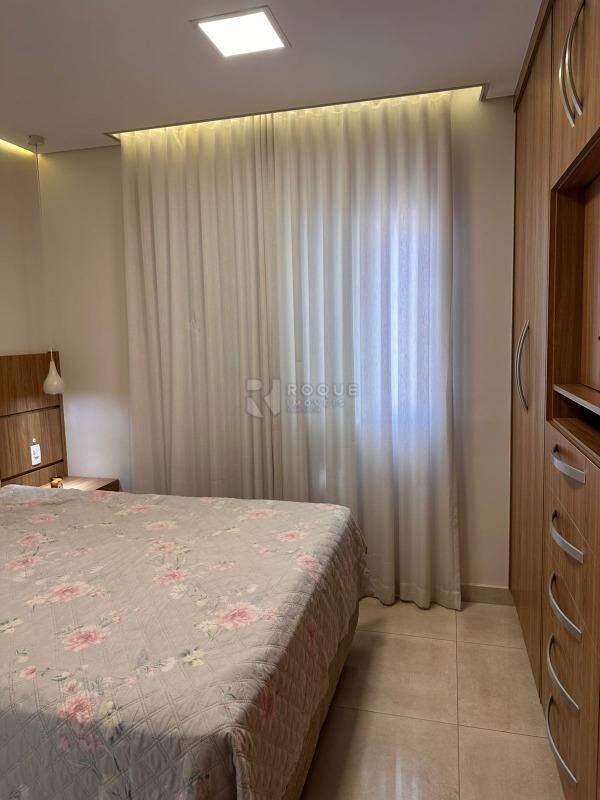 Apartamento à venda no bairro Jardim São Roque: 