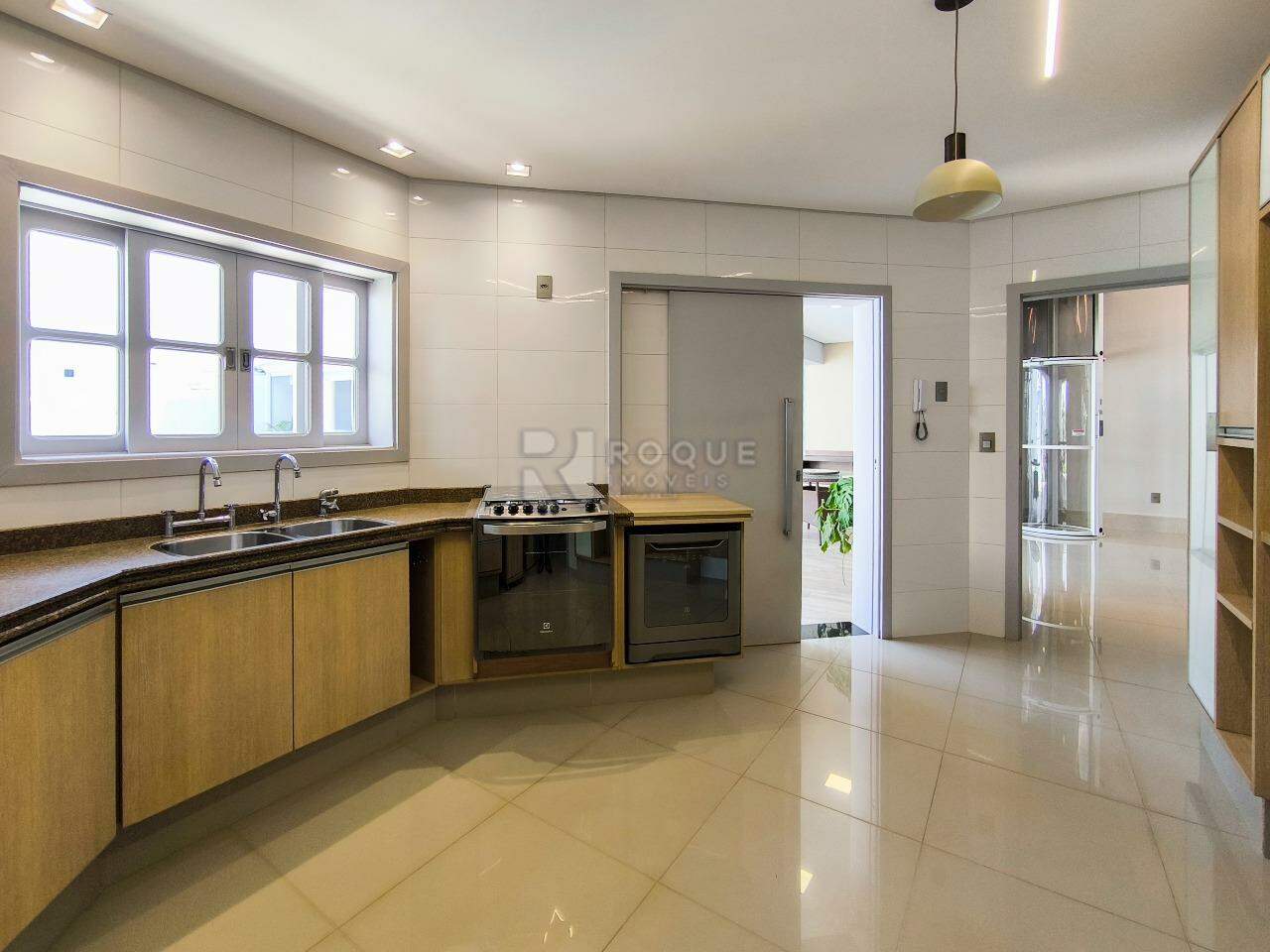 Casa em condomínio à venda no bairro Jardim Residencial Flora: COZINHA