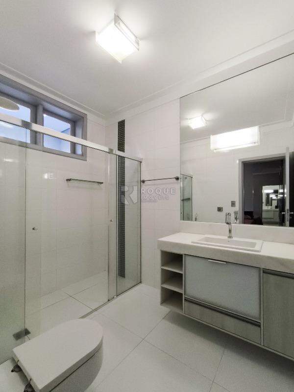 Casa em condomínio à venda no bairro Jardim Residencial Flora: WC SUÍTE 2