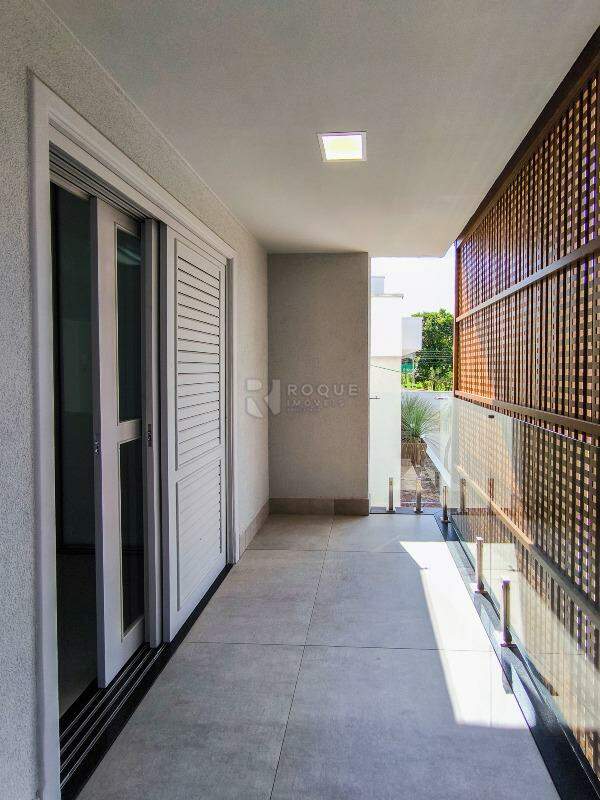 Casa em condomínio à venda no bairro Jardim Residencial Flora: SACADA SUÍTE 1
