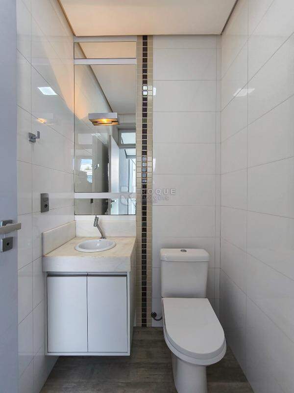 Casa em condomínio à venda no bairro Jardim Residencial Flora: BANHEIRO SOCIAL EXTERNO