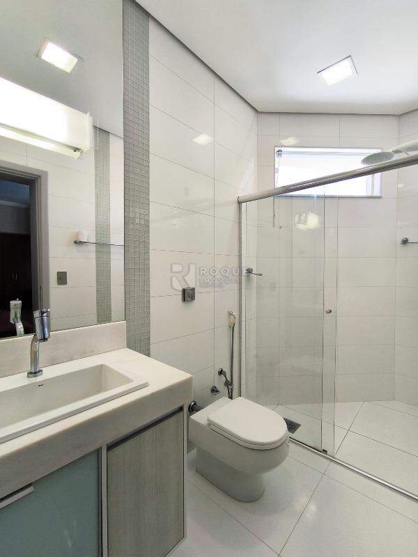 Casa em condomínio à venda no bairro Jardim Residencial Flora: WC SUÍTE 3