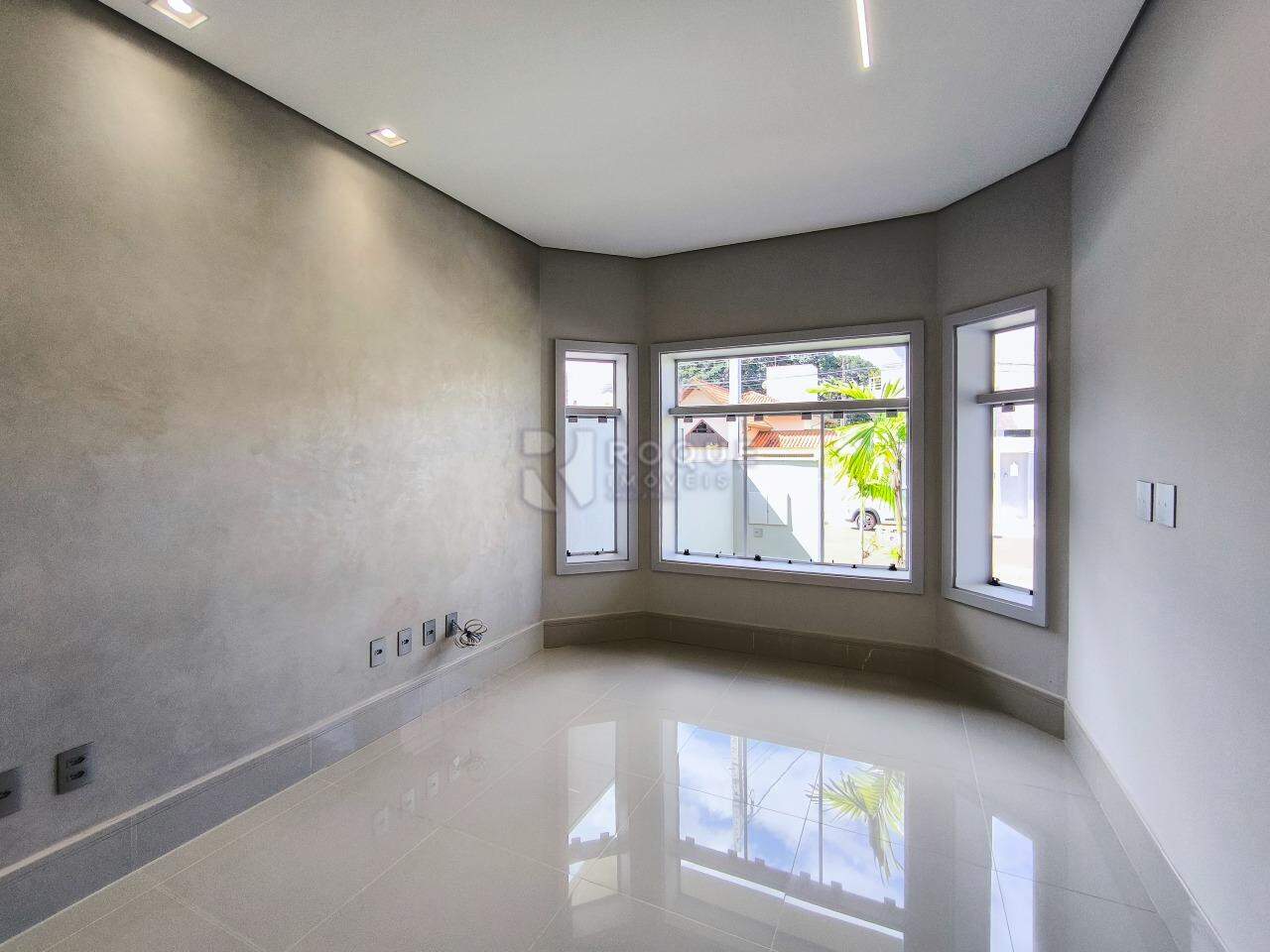 Casa em condomínio à venda no bairro Jardim Residencial Flora: ESCRITÓRIO