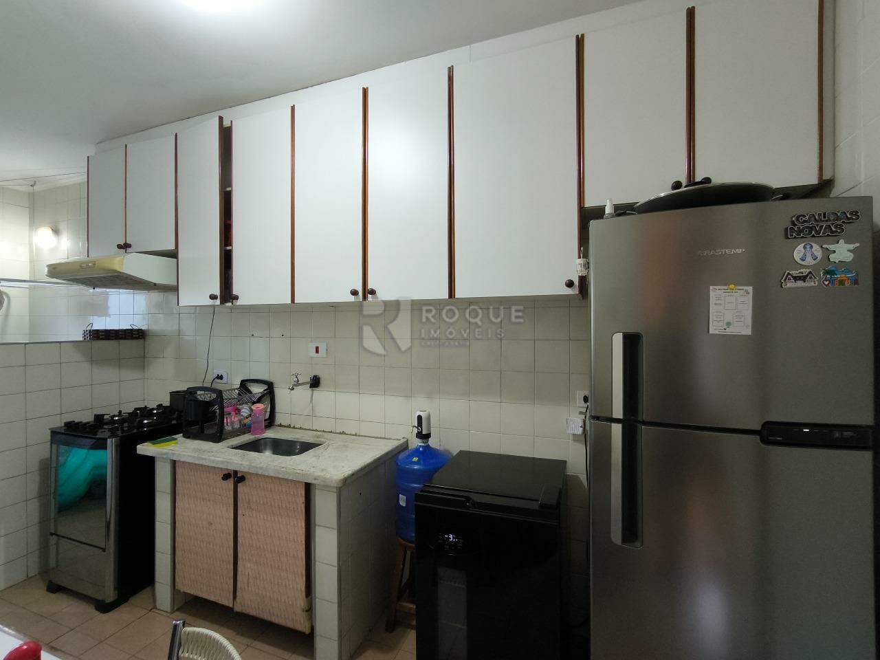 Apartamento à venda no bairro Vila Castelar: COZINHA