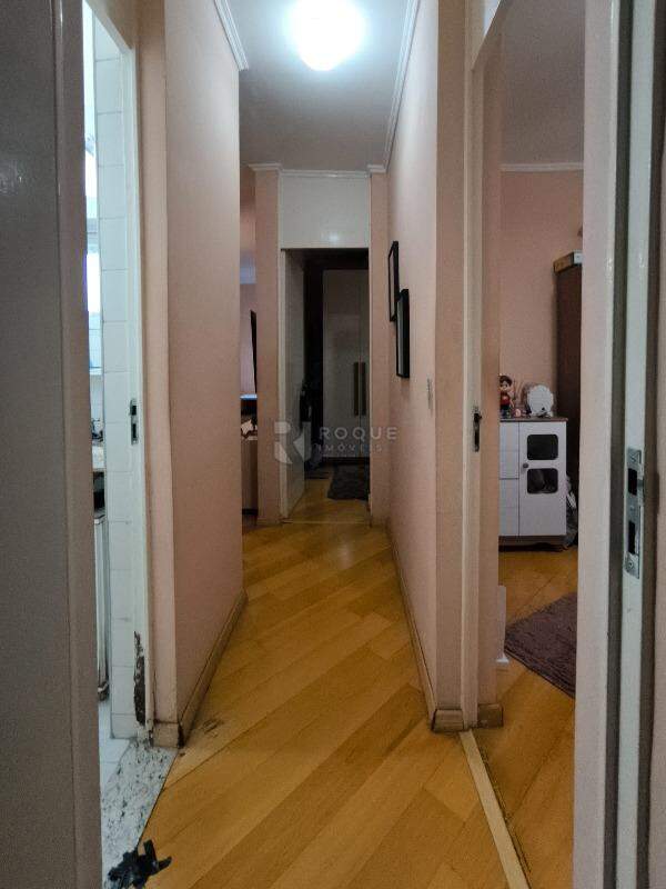Apartamento à venda no bairro Vila Castelar: CORREDOR INTERNO