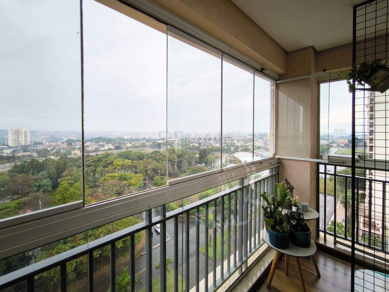 Apartamento à venda no bairro Jardim Residencial Francisco Cruãnes: VISTA PARCIAL