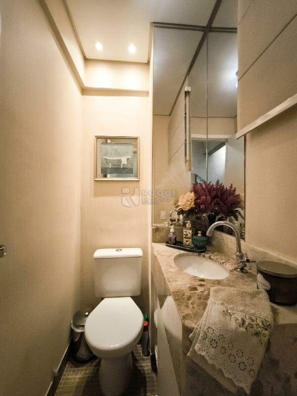 Apartamento à venda no bairro Jardim Residencial Francisco Cruãnes: LAVABO