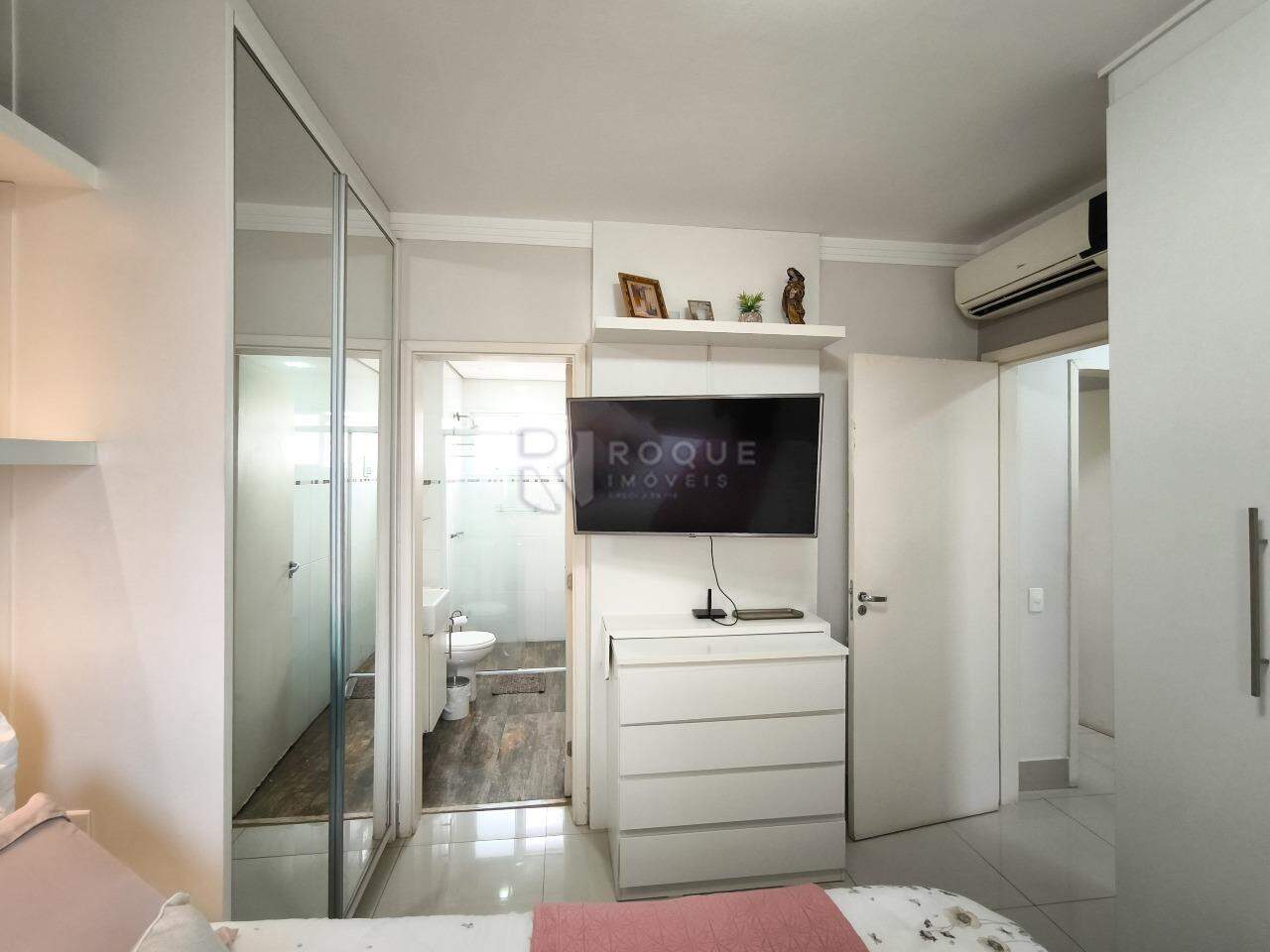 Apartamento à venda no bairro Jardim Residencial Francisco Cruãnes: SUÍTE