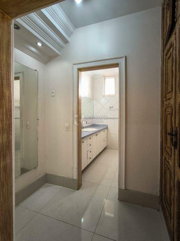 Casa Residencial à venda no bairro Cidade Jardim: CLOSET SUÍTE 3