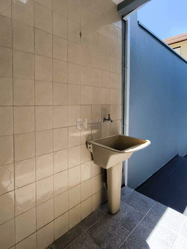 Casa Residencial para aluguel no bairro Cidade Jardim: LAVATÓRIO