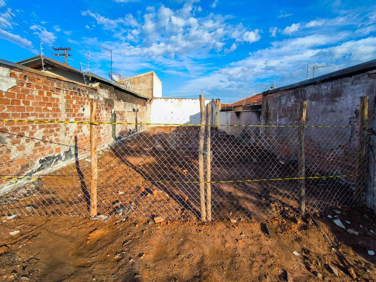 Terreno à venda no bairro Jardim das Palmeiras: 