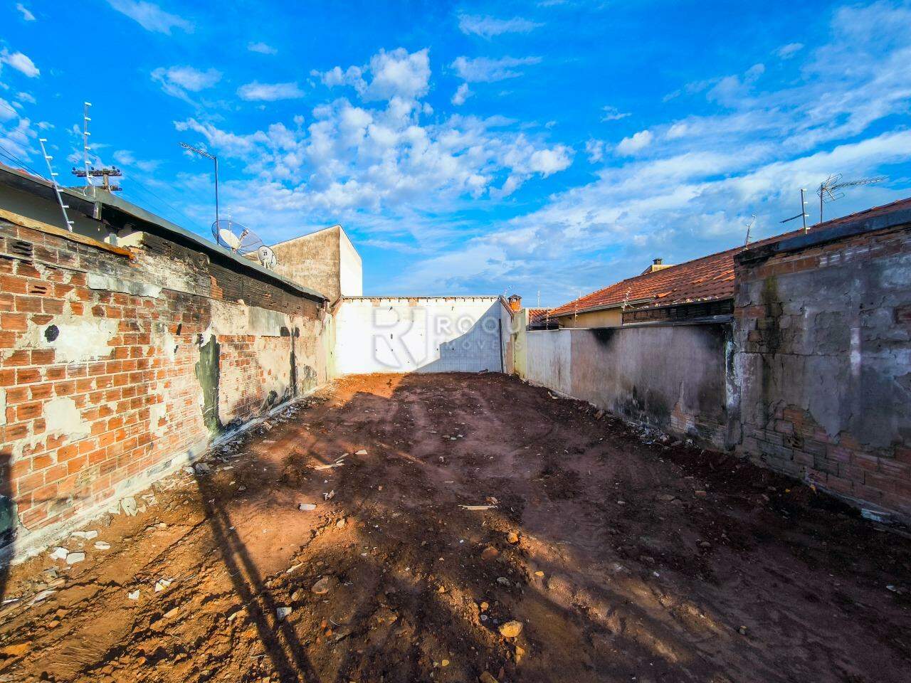 Terreno à venda no bairro Jardim das Palmeiras: 