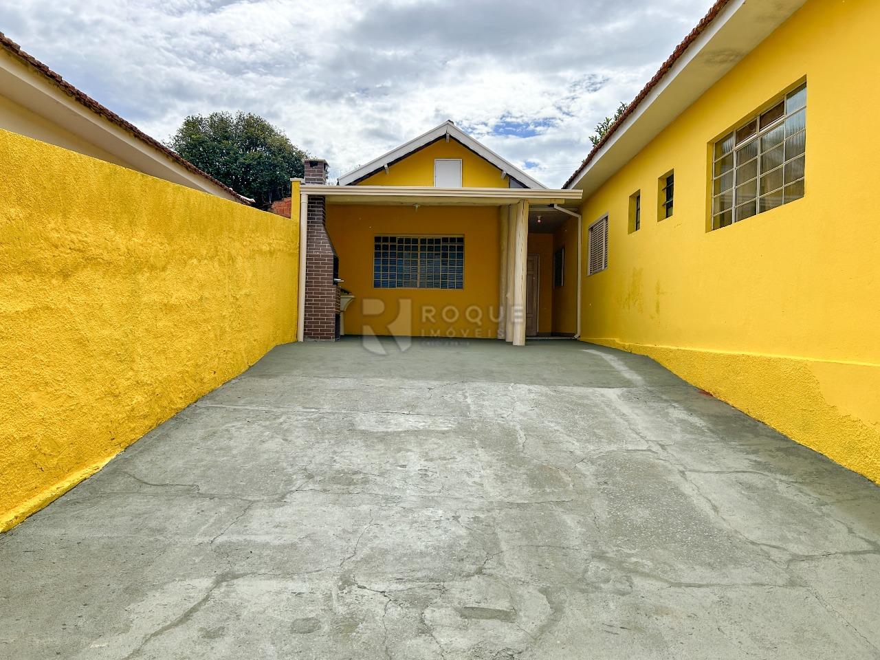 Casa Residencial para aluguel no bairro Vila Rocha: Área externa / Garagem 