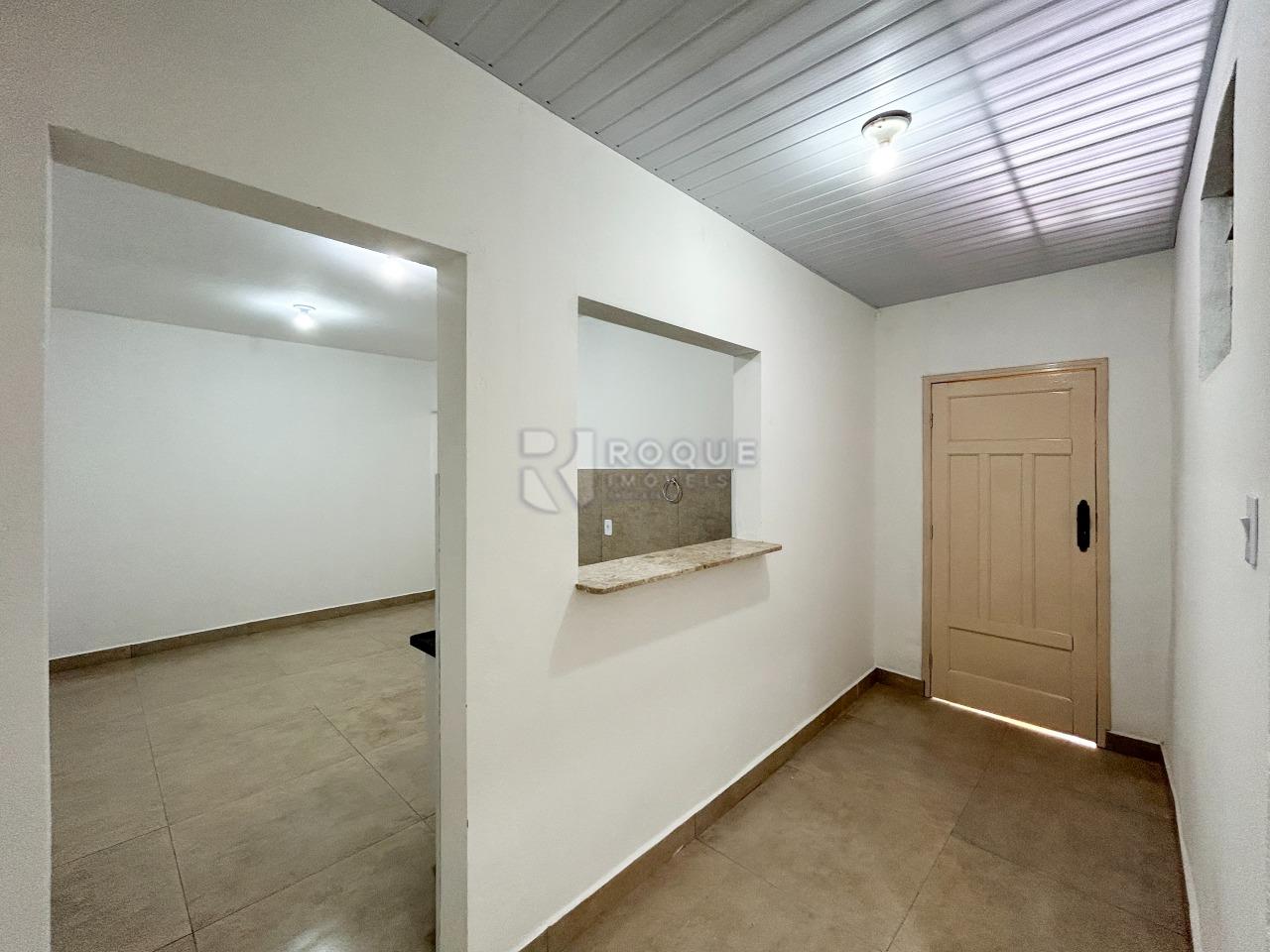 Casa Residencial para aluguel no bairro Vila Rocha: Hall