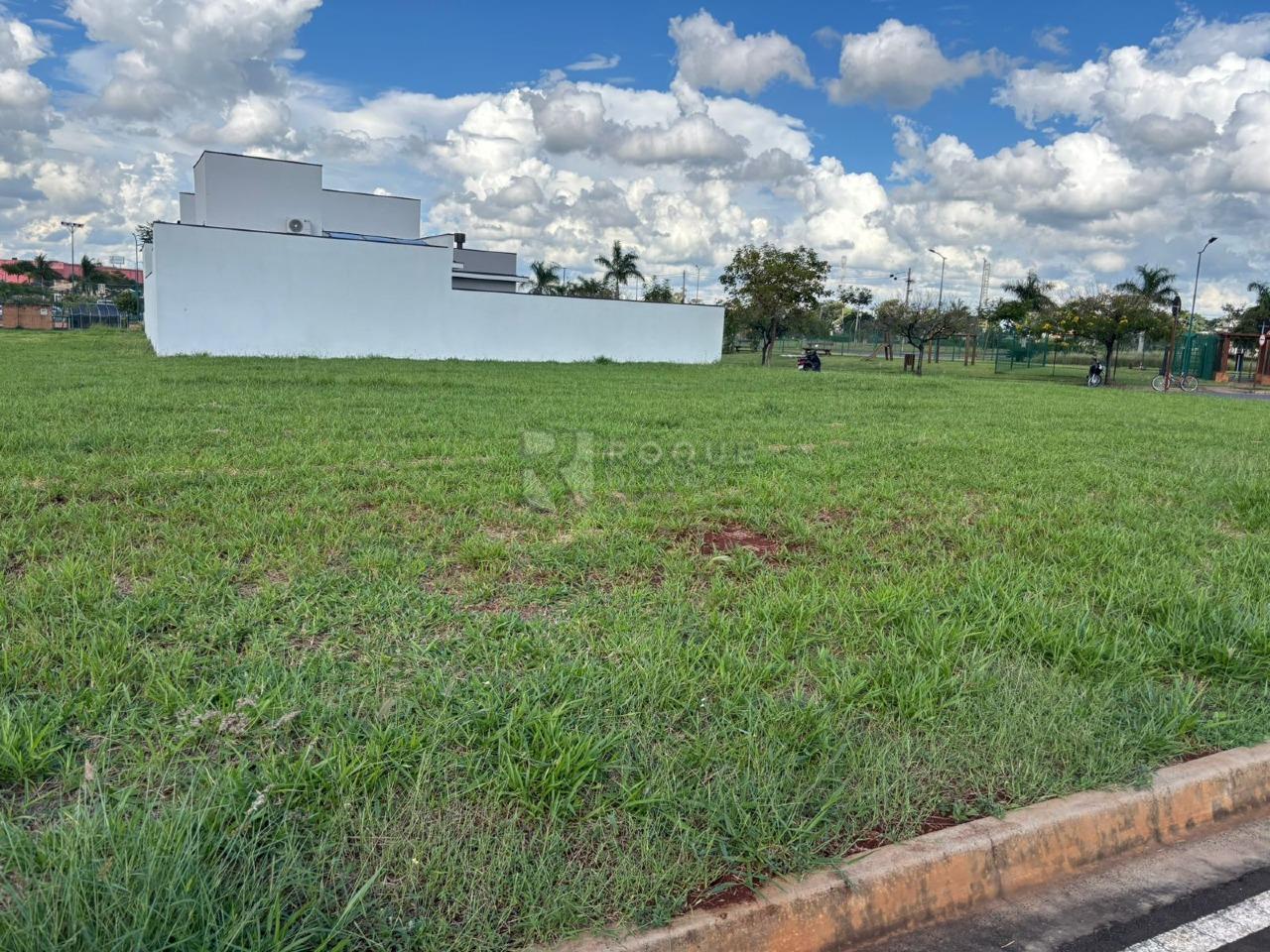 Terreno em condomínio à venda no bairro Residenciais Fazenda Itapema: 