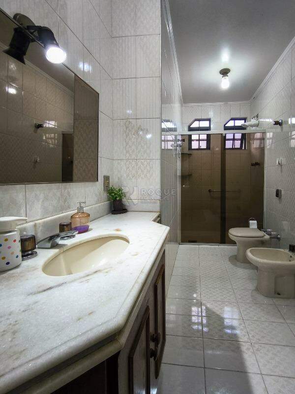 Casa em condomínio à venda no bairro Jardim Florença: BANHEIRO SOCIAL