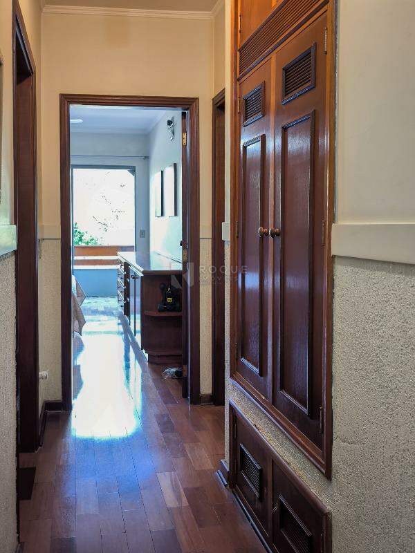 Casa em condomínio à venda no bairro Jardim Florença: ROUPEIRO