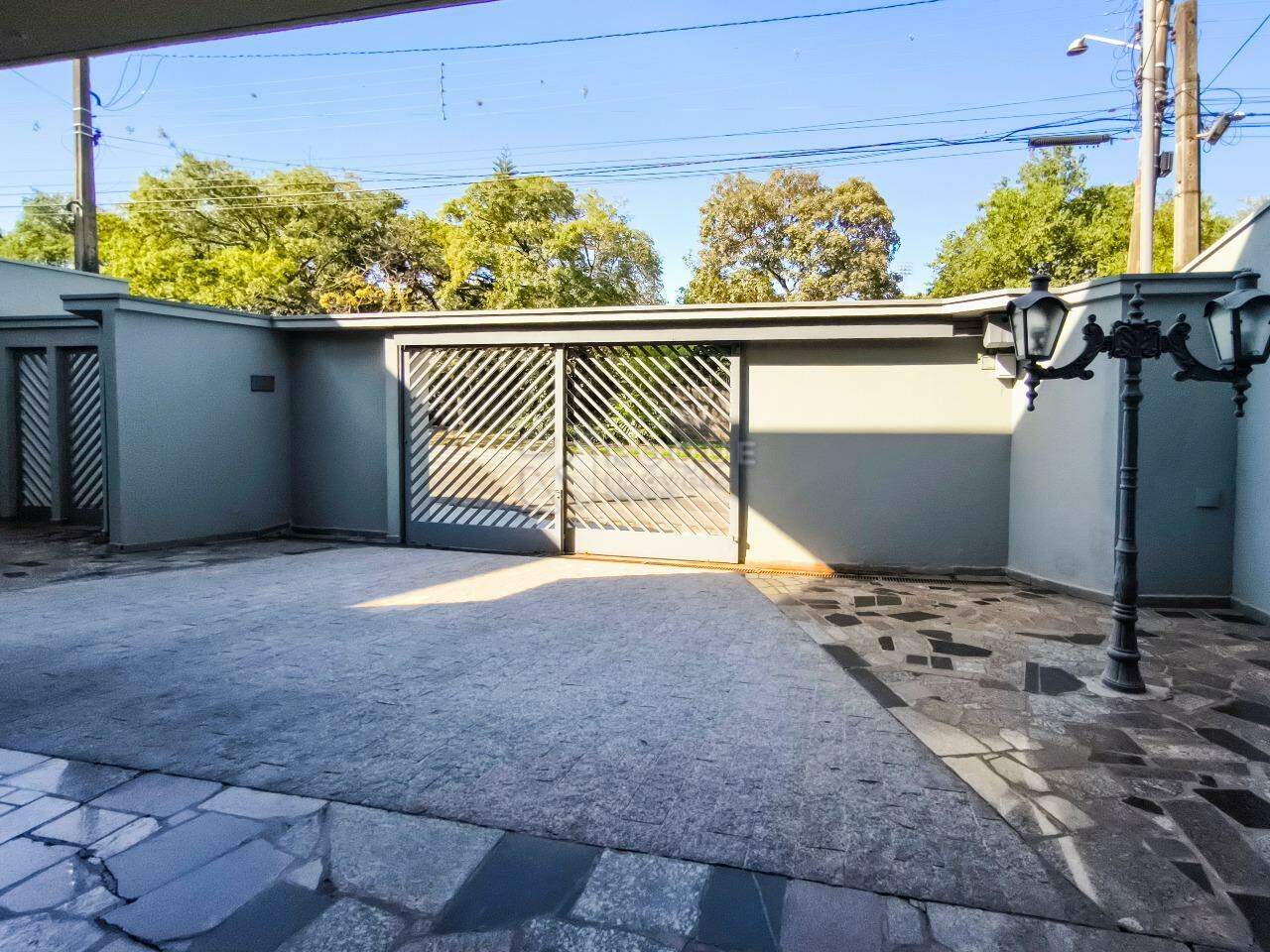 Casa em condomínio à venda no bairro Jardim Florença: ENTRADA