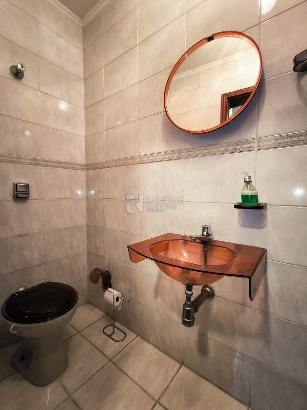 Casa em condomínio à venda no bairro Jardim Florença: LAVABO