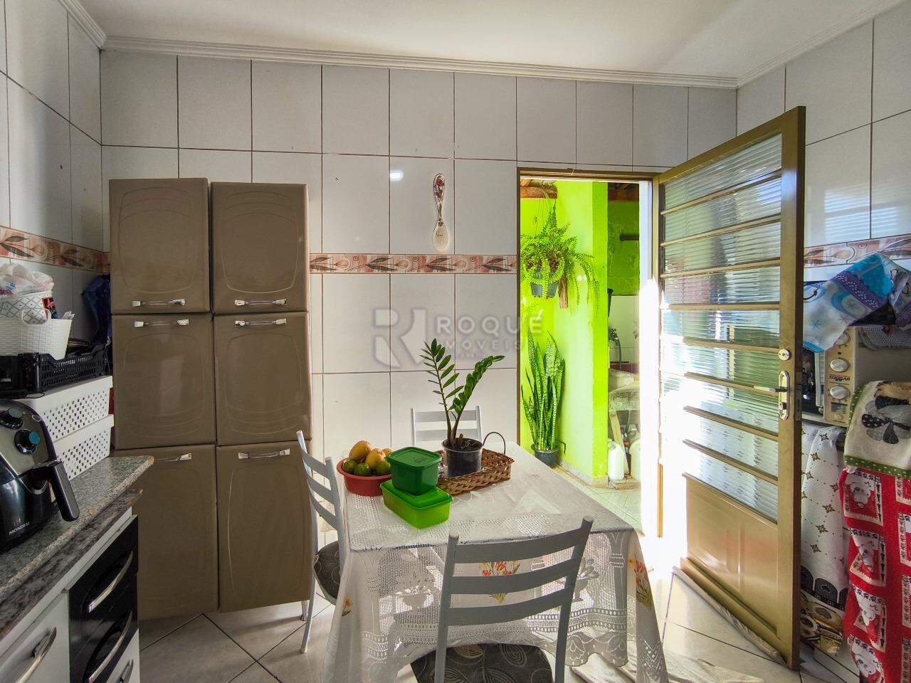 Casa Residencial à venda no bairro Jardim Nova Suiça: COZINHA