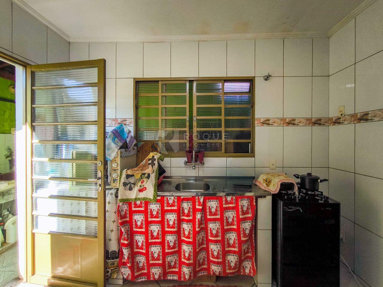 Casa Residencial à venda no bairro Jardim Nova Suiça: COZINHA
