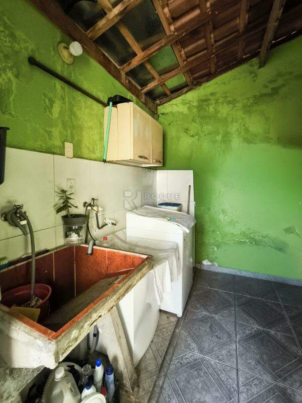 Casa Residencial à venda no bairro Jardim Nova Suiça: LAVANDERIA