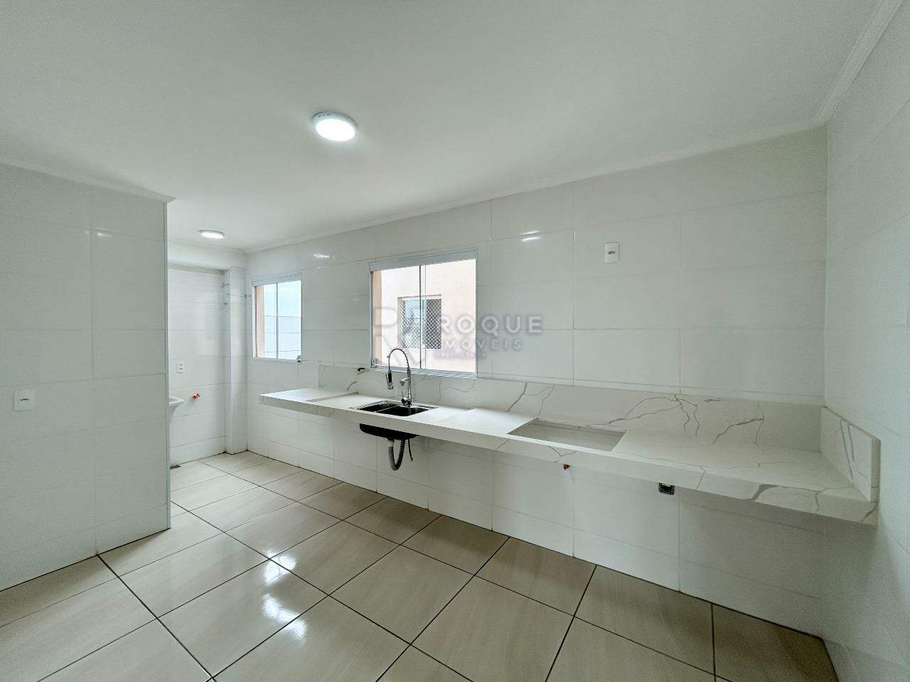 Apartamento à venda no bairro Jardim Ouro Verde: Cozinha