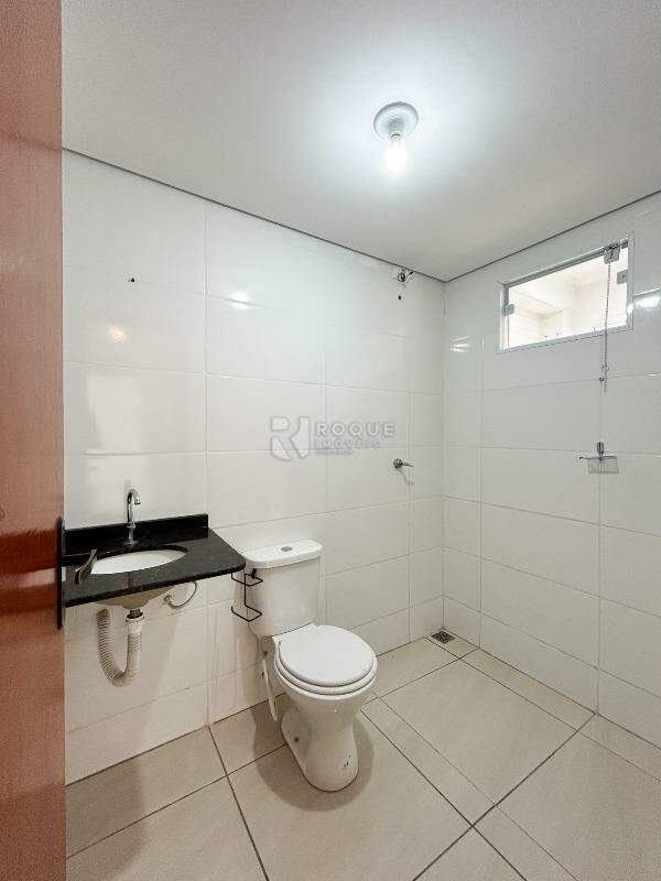 Apartamento à venda no bairro Jardim Ouro Verde: WC social