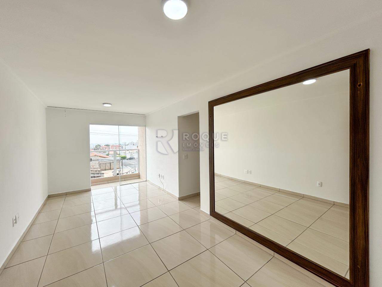 Apartamento à venda no bairro Jardim Ouro Verde: Sala 
