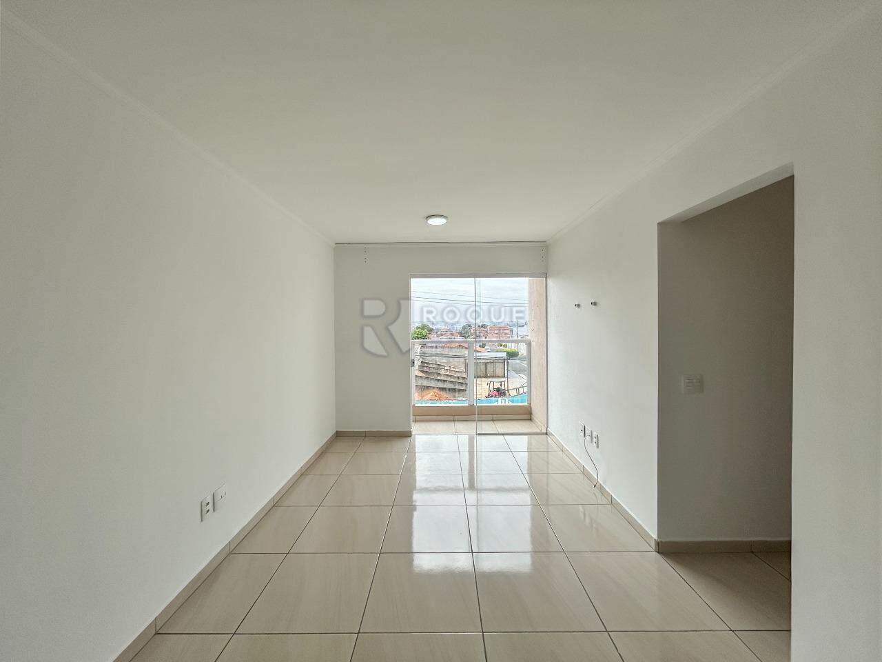 Apartamento à venda no bairro Jardim Ouro Verde: Sala 