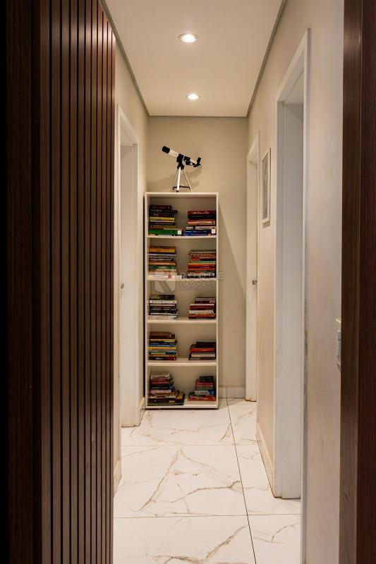 Apartamento à venda no bairro Vila Santa Rosália: CORREDOR