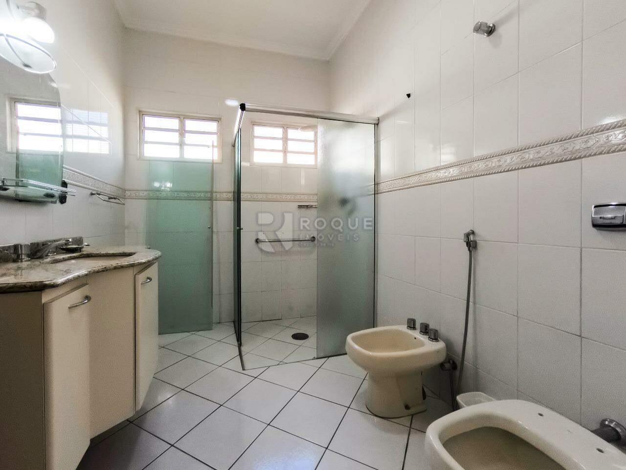 Prédio Comercial à venda no bairro CENTRO: BANHEIRO SOCIAL