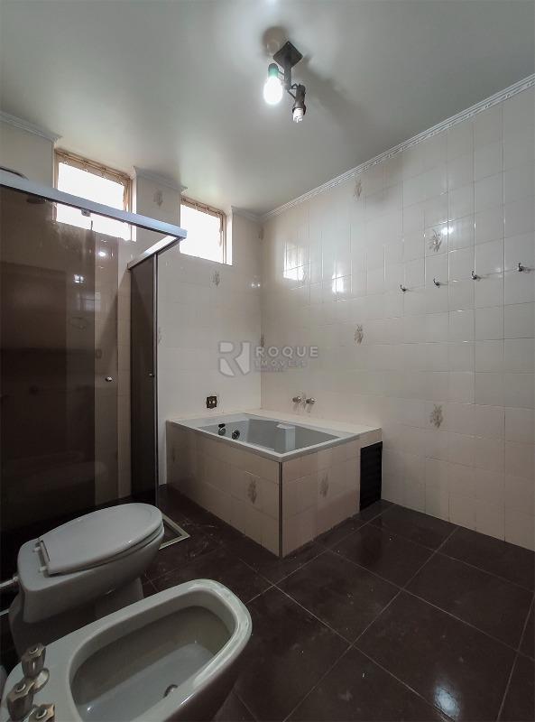 Casa Residencial à venda no bairro Vila Cristovam: WC 